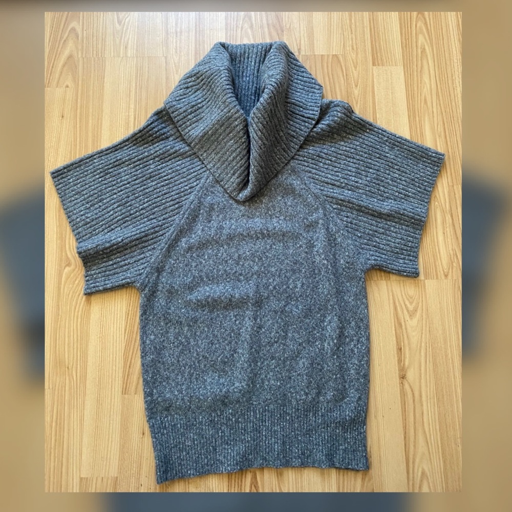 ✨Gorgeous Scoop Neck Sweater✨